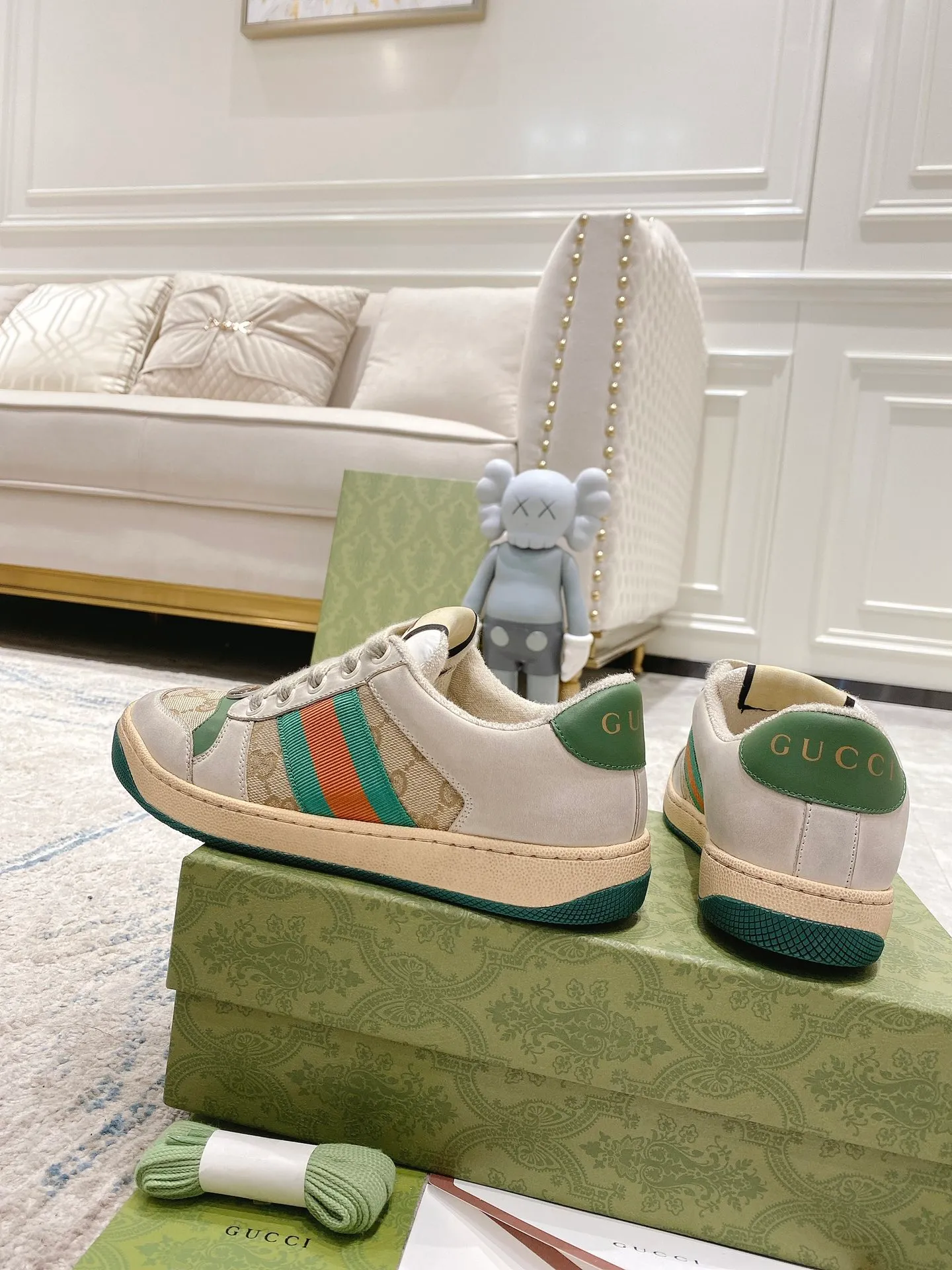 Gucci - Newly upgraded Gucci dirty shoes for couples 👫 2022 early spring new style... GG series distressed casual dirty shoes for the catwalk ⚠️⚠️ Original development and purchase level version... Metal double G crystal cylindrical logo... Gucci original pattern webbing... Exclusive color rubbed cowhide fabric, original terry cloth is delicate, soft and more comfortable and breathable, privately stamped two-color original TPU outsole (lower layer is wider, upper layer is narrower) Ready stock, matching packaging... 35-40/39-44 regular size 💰Female style 290 💰Male style 290
